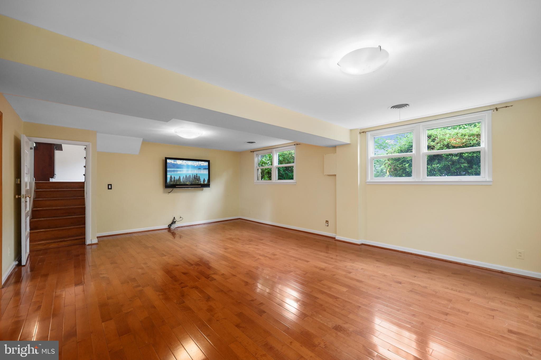 BROYHILLS MCLEAN ESTATES - Residential