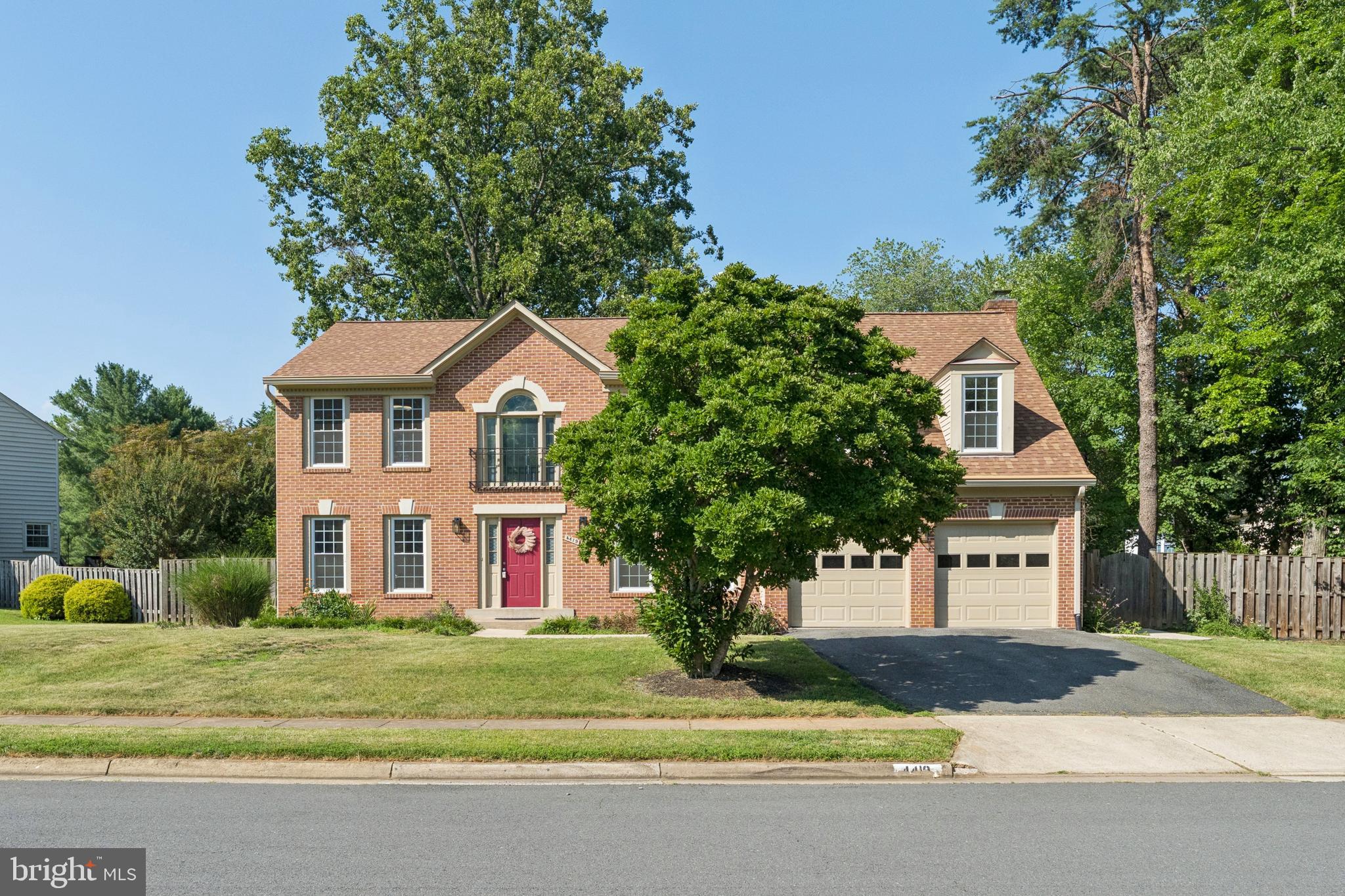 4419 WOODS EDGE COURT