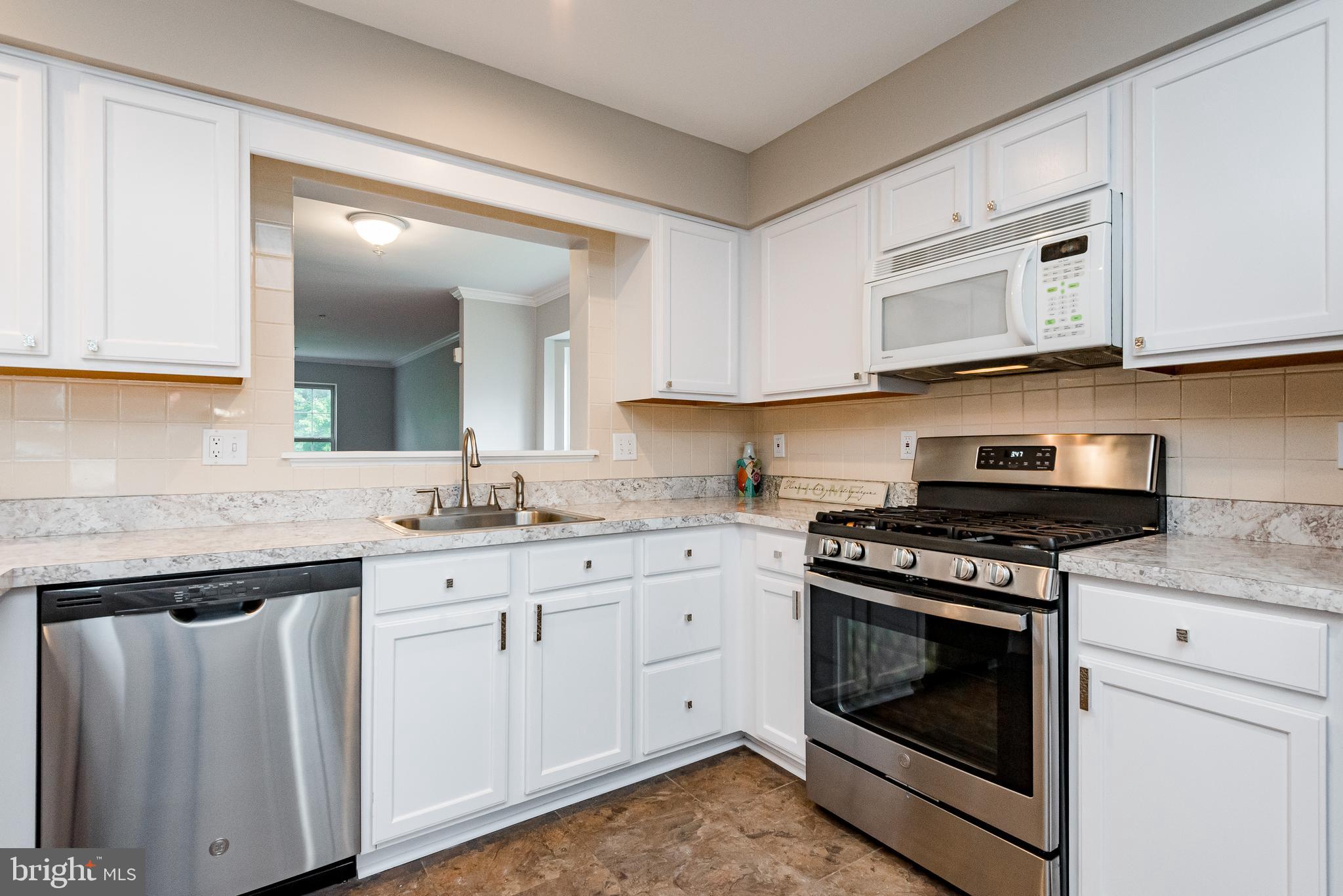 BROOKE MANOR - Residential