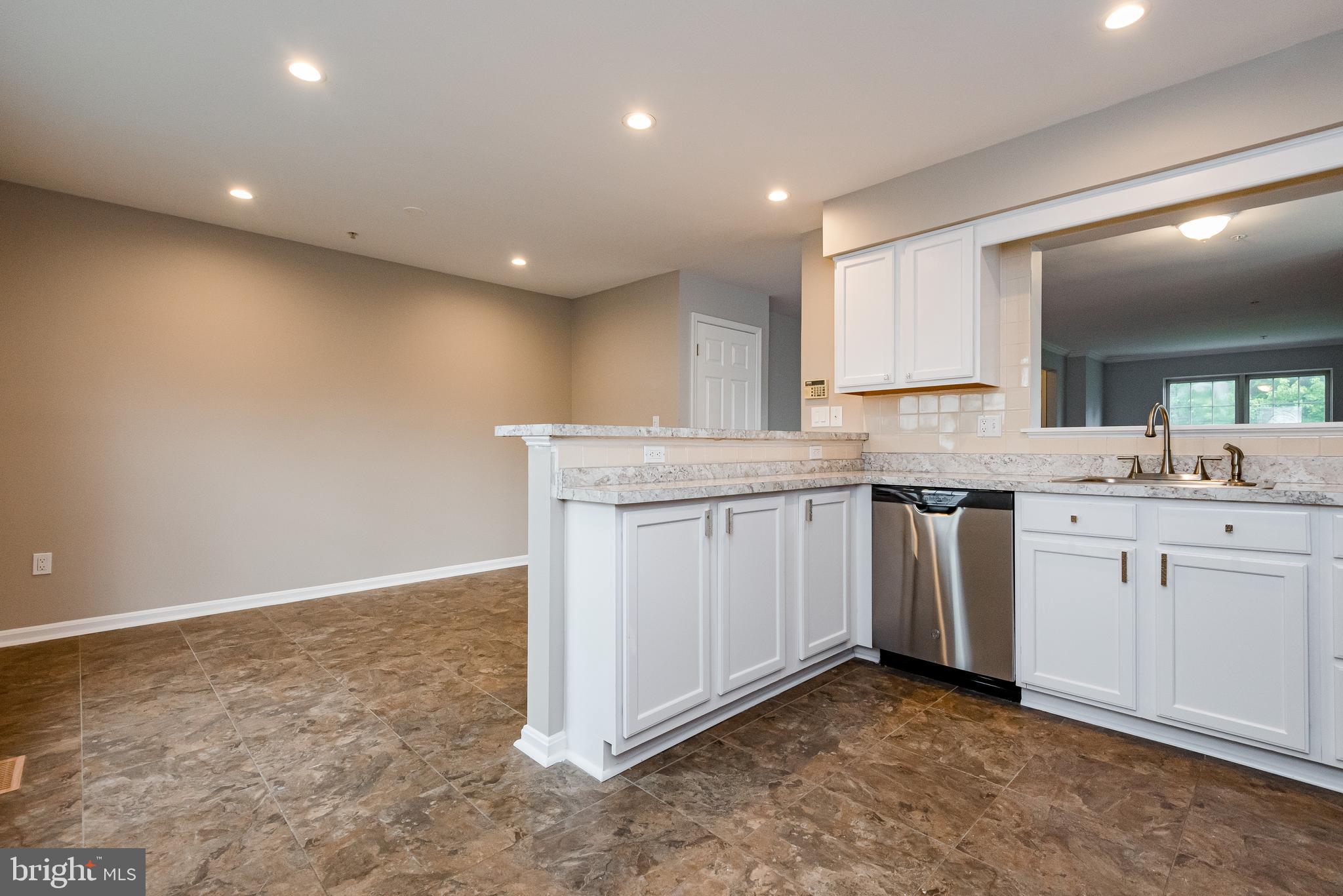 BROOKE MANOR - Residential