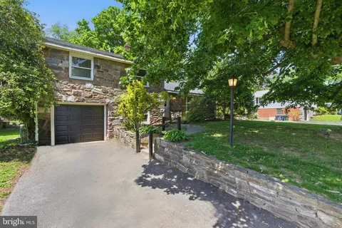 1208 June Road, Huntingdon Valley, PA MLS: PAMC2140590