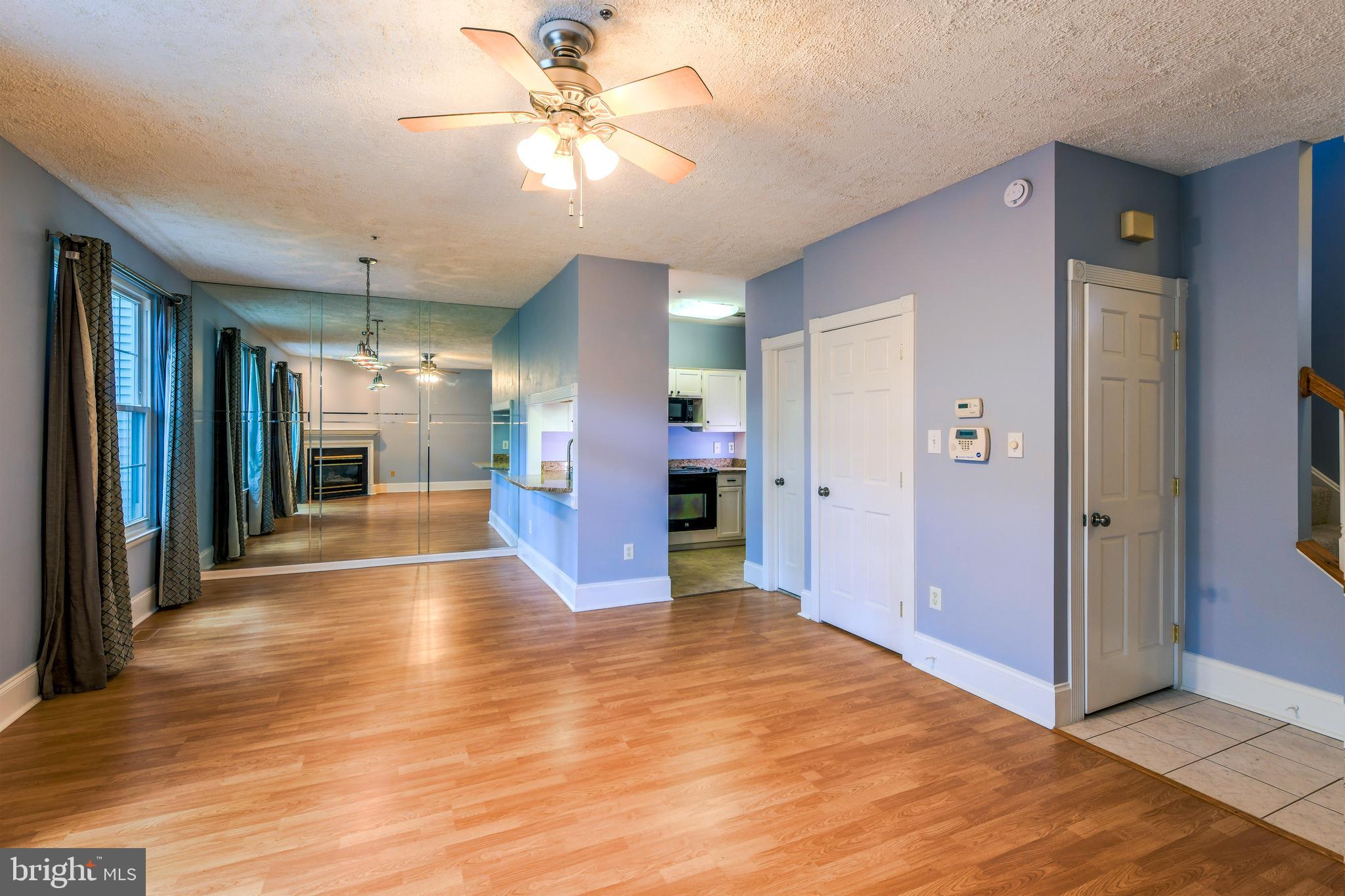 15 CRESTED IRIS COURT