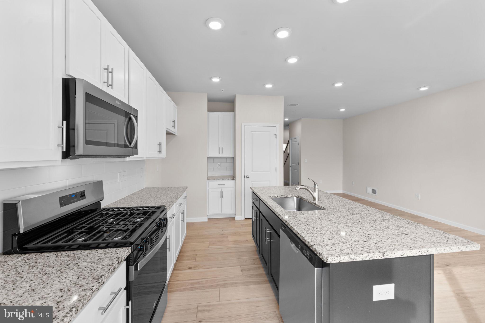 ISAAC COURT - Residential