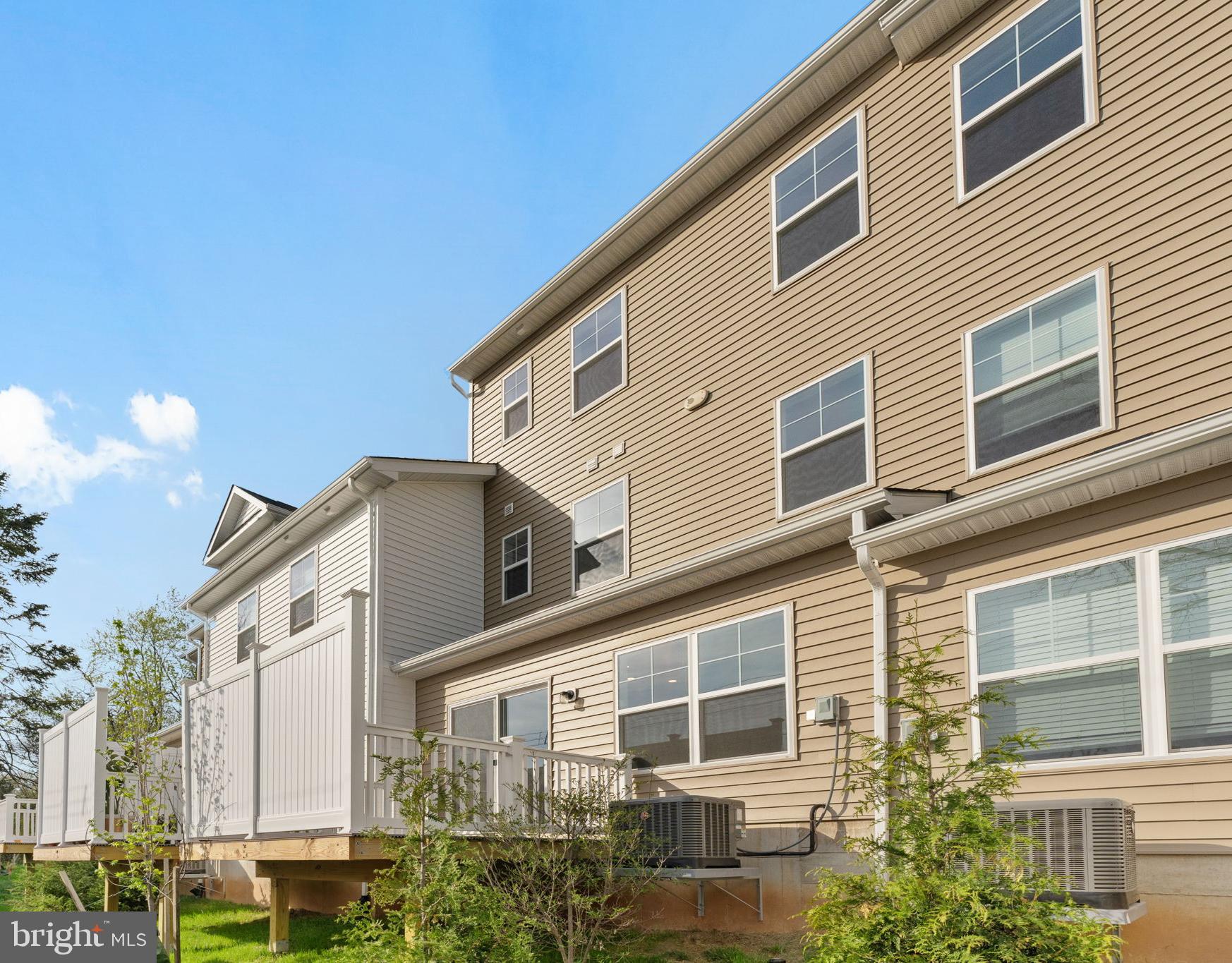 ISAAC COURT - Residential