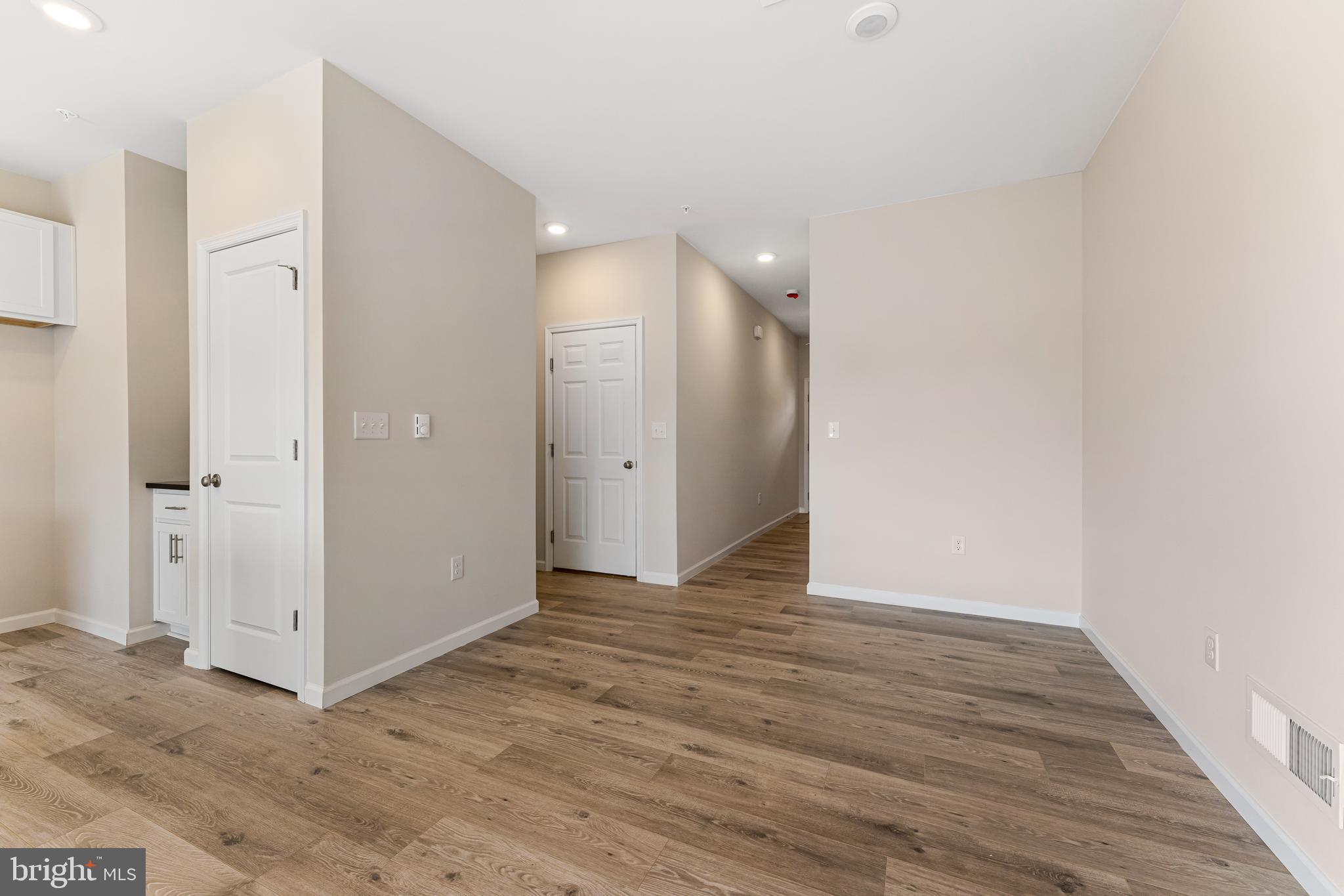 ISAAC COURT - Residential