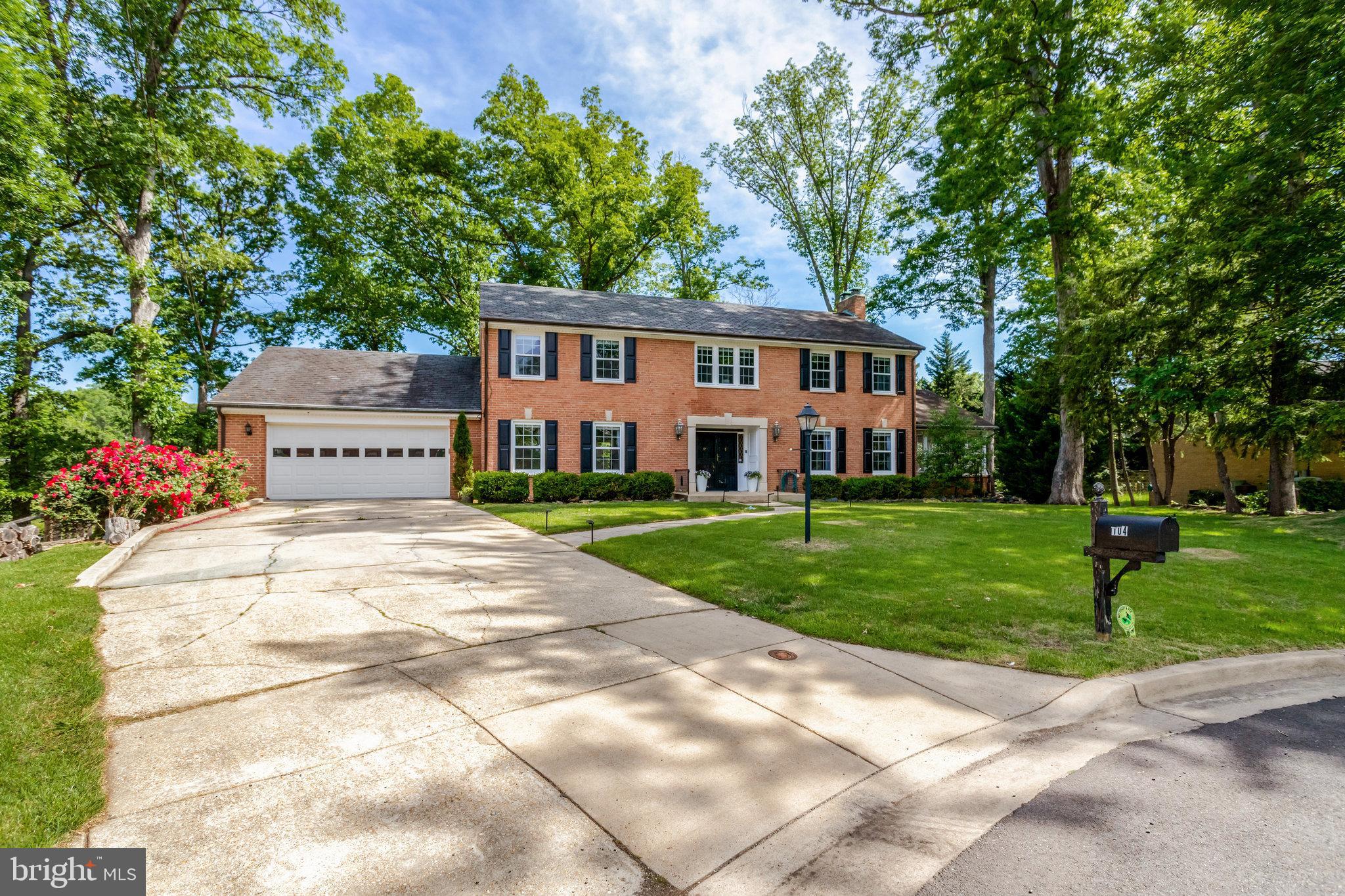 104 RIVER FOREST LANE