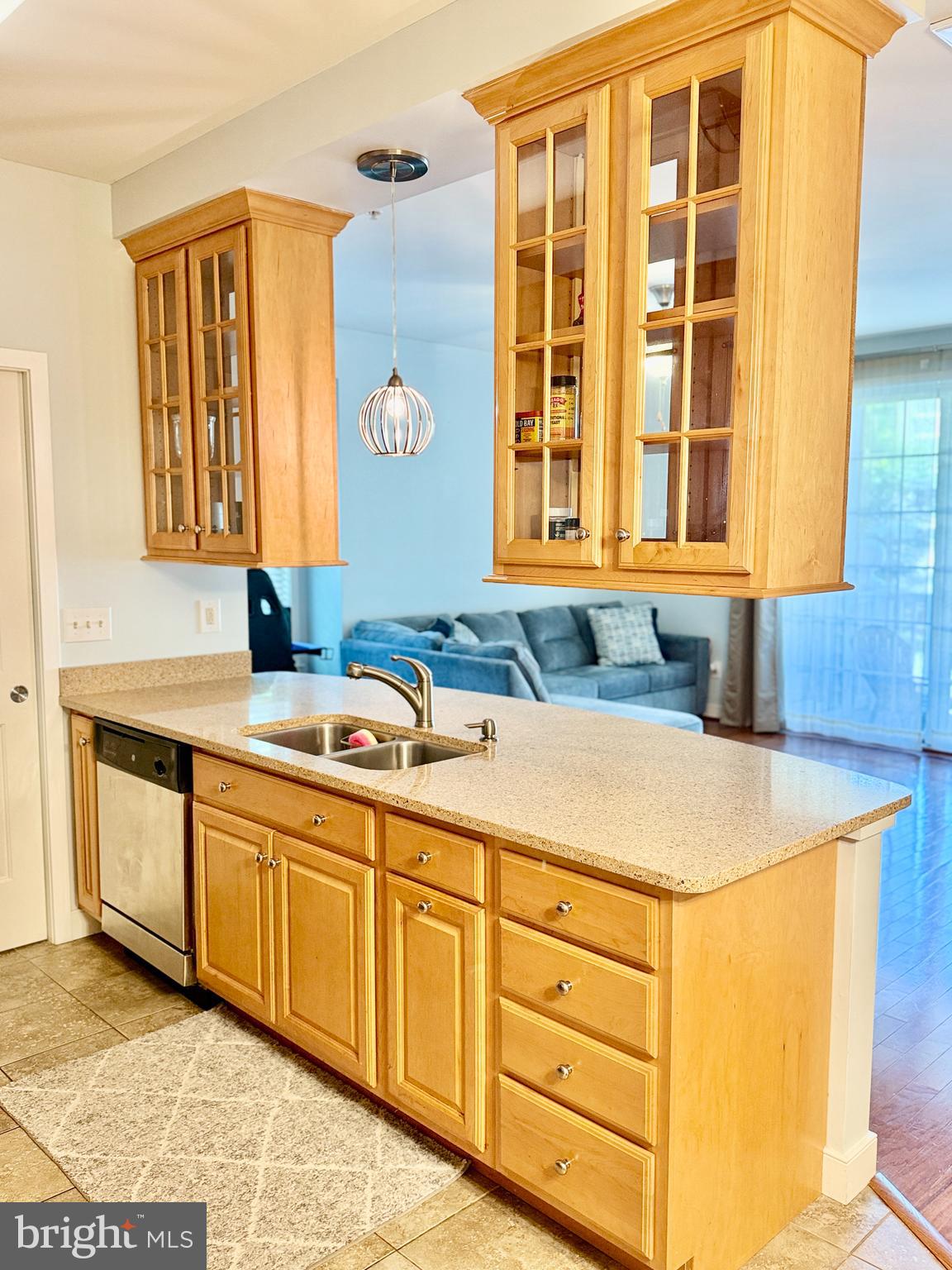 FOXWELL CONDOMINIUMS - Residential Lease