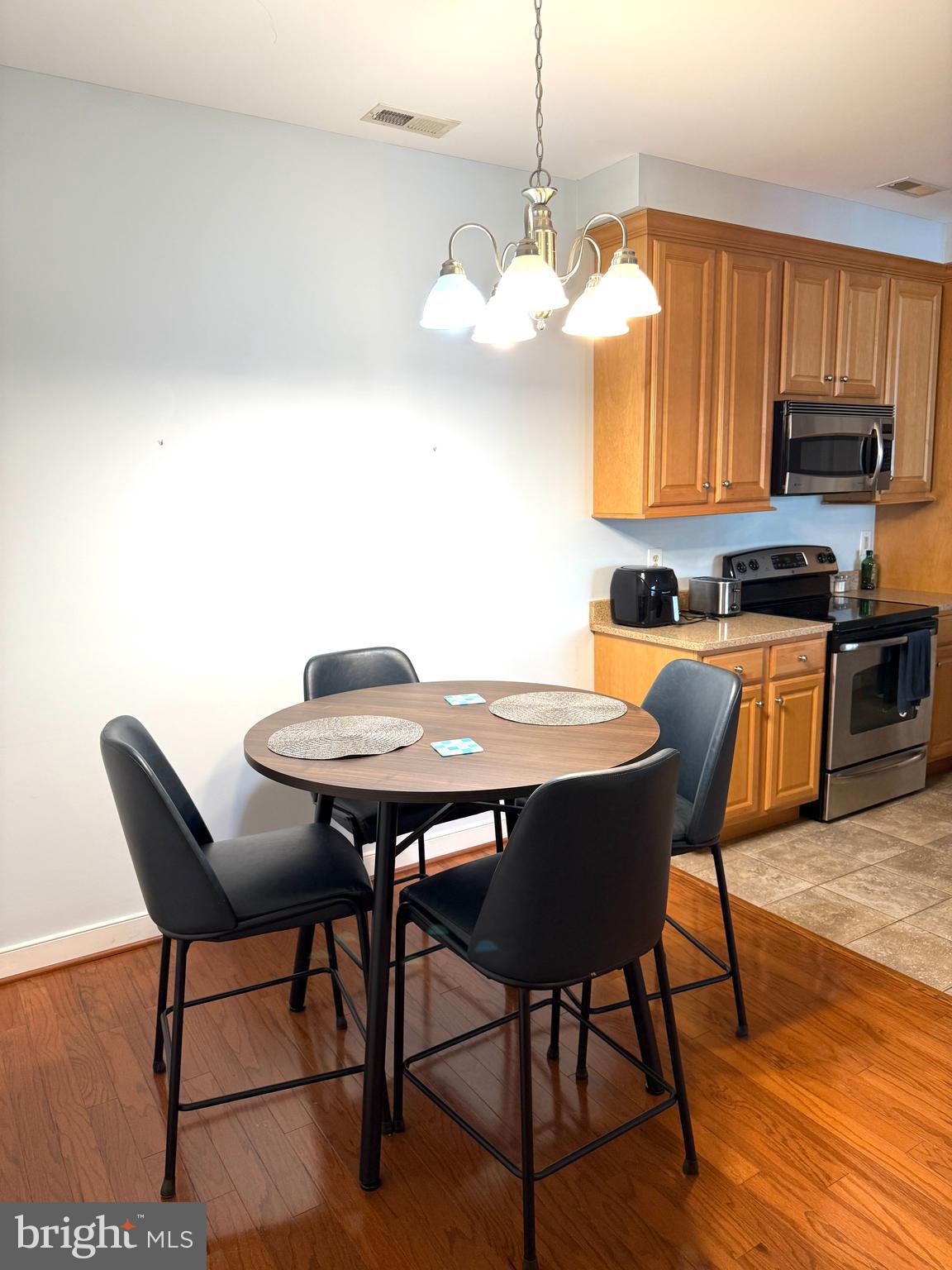 FOXWELL CONDOMINIUMS - Residential Lease