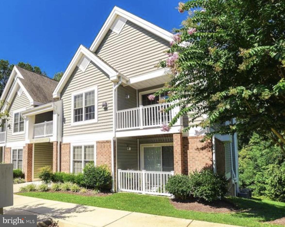 FOXWELL CONDOMINIUMS - Residential Lease