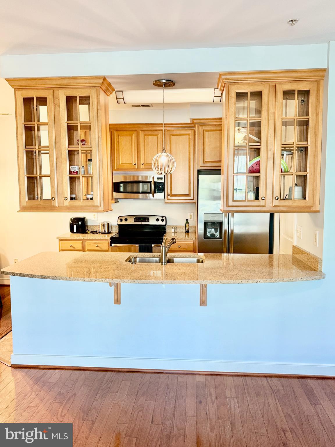 FOXWELL CONDOMINIUMS - Residential Lease