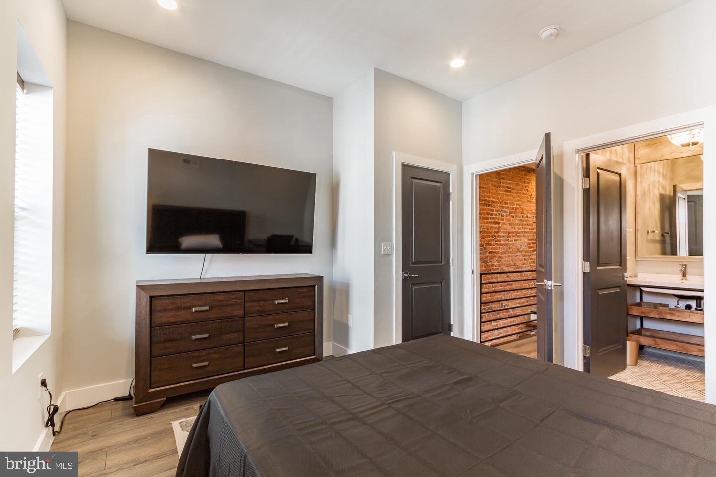 GRAYS FERRY - Residential