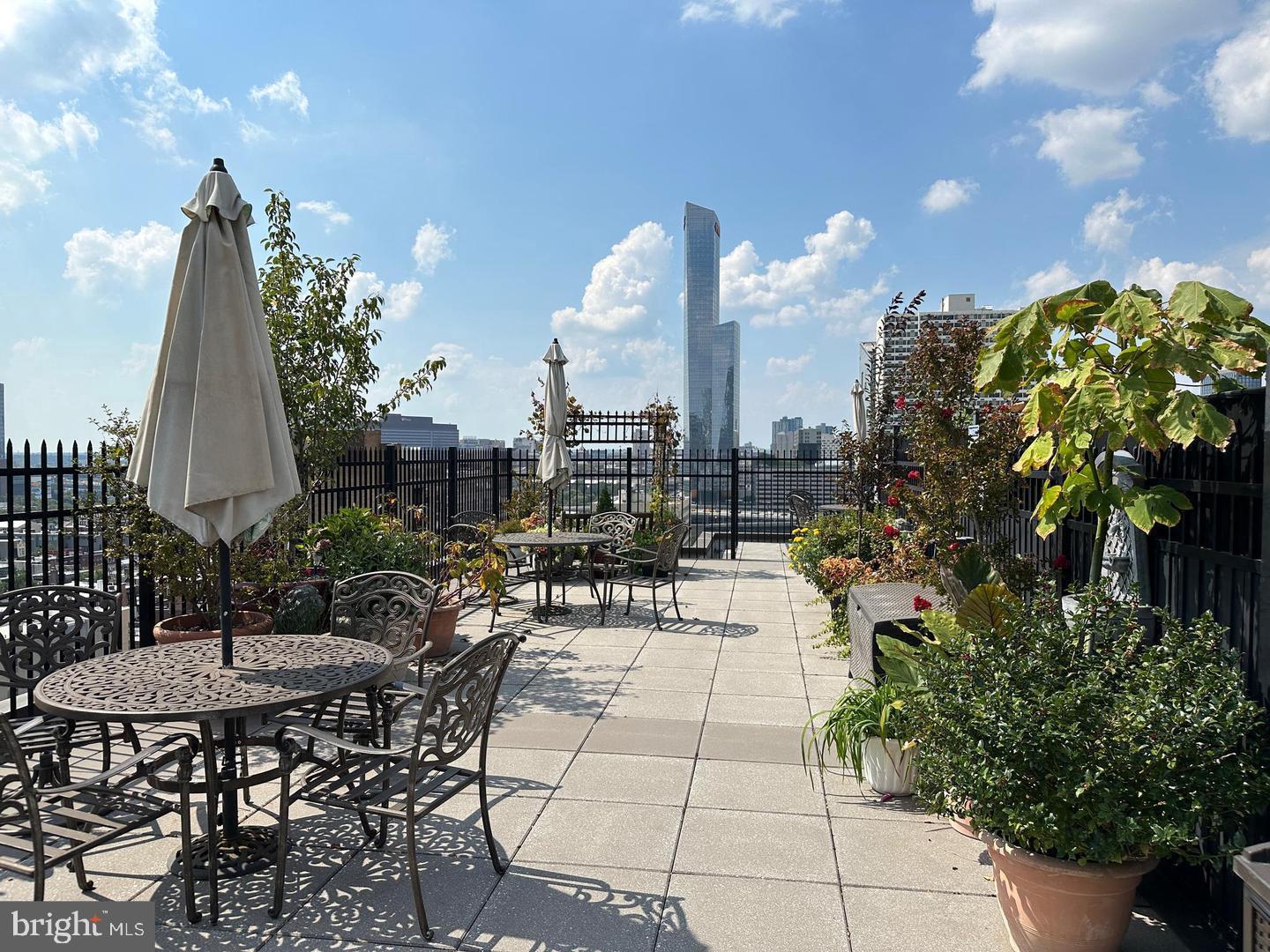 CENTER CITY - Residential