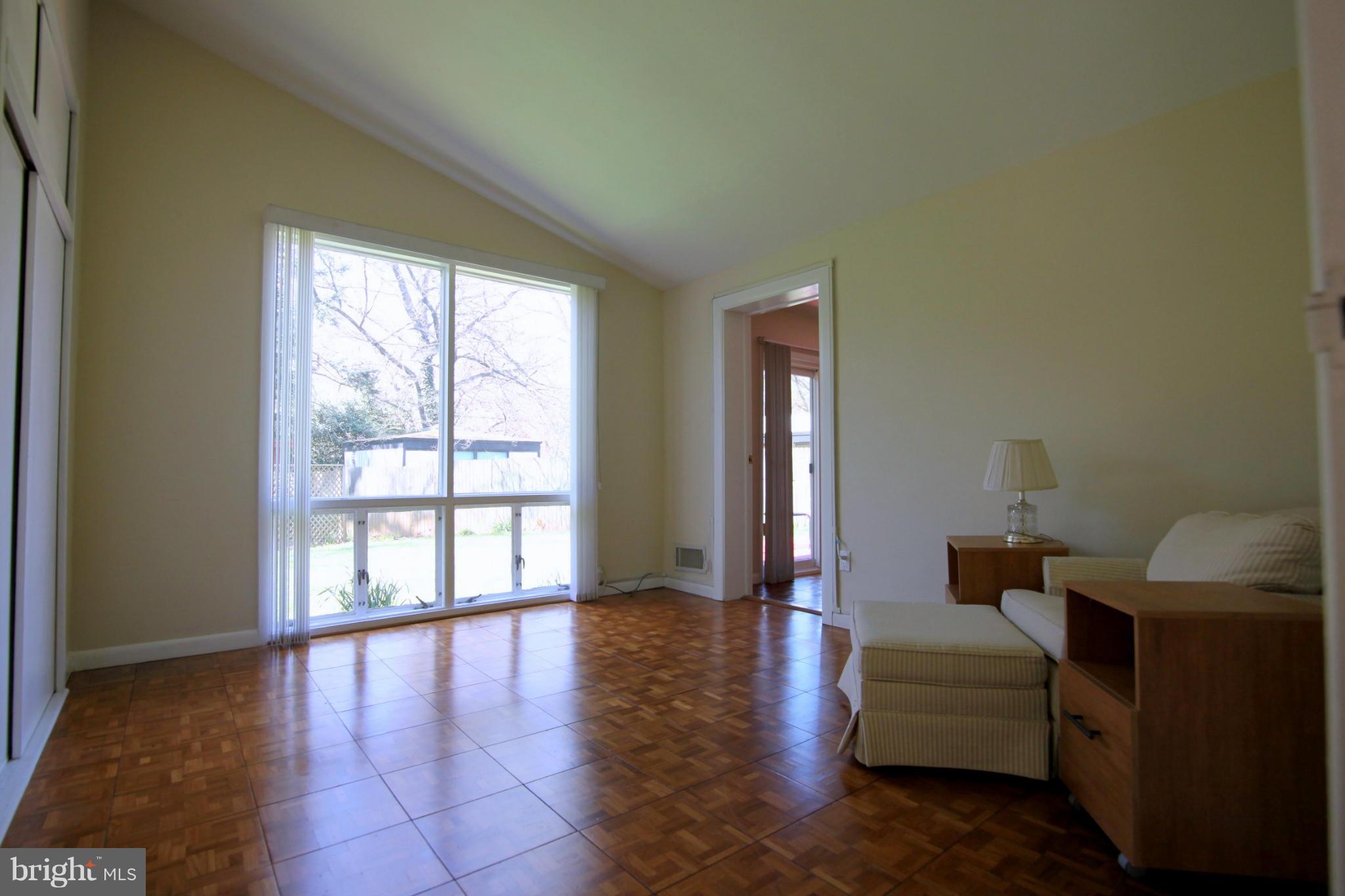 HAMMOND WOODS - Residential