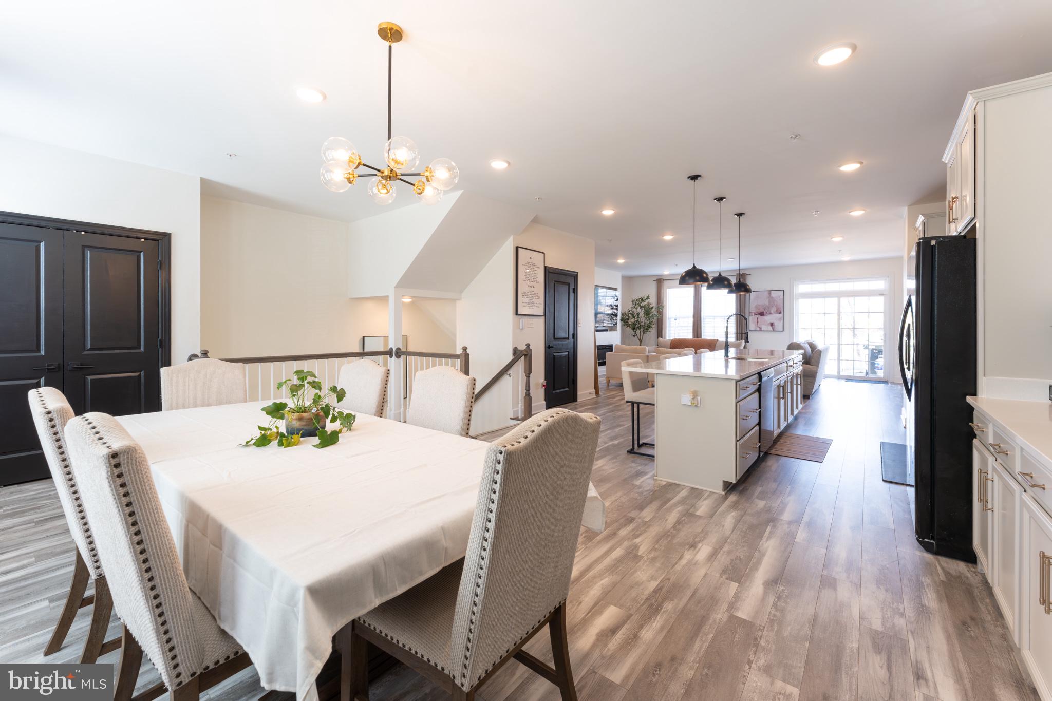 9722 GLASSY CREEK WAY