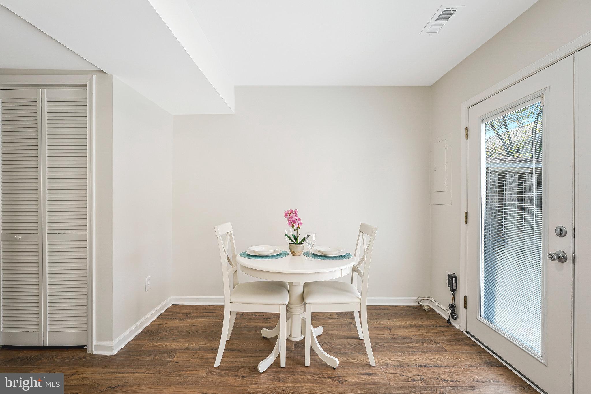 REFLECTION LAKE - Residential