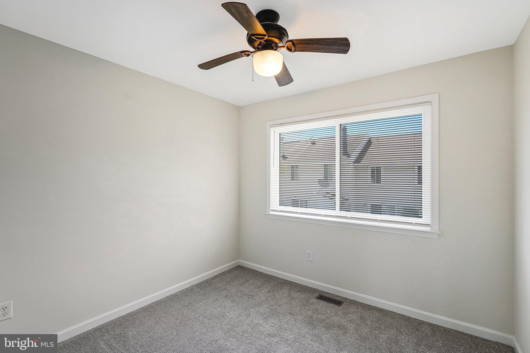 REFLECTION LAKE - Residential