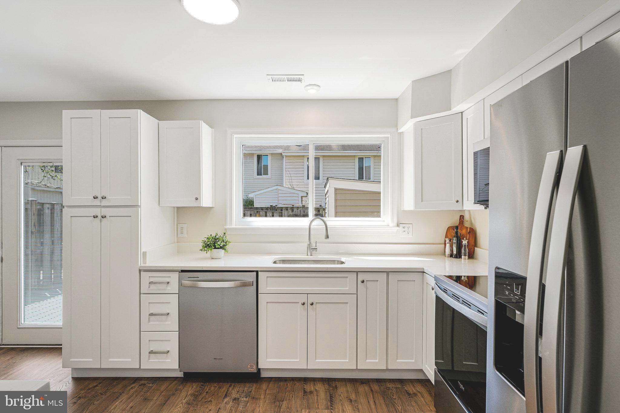 REFLECTION LAKE - Residential