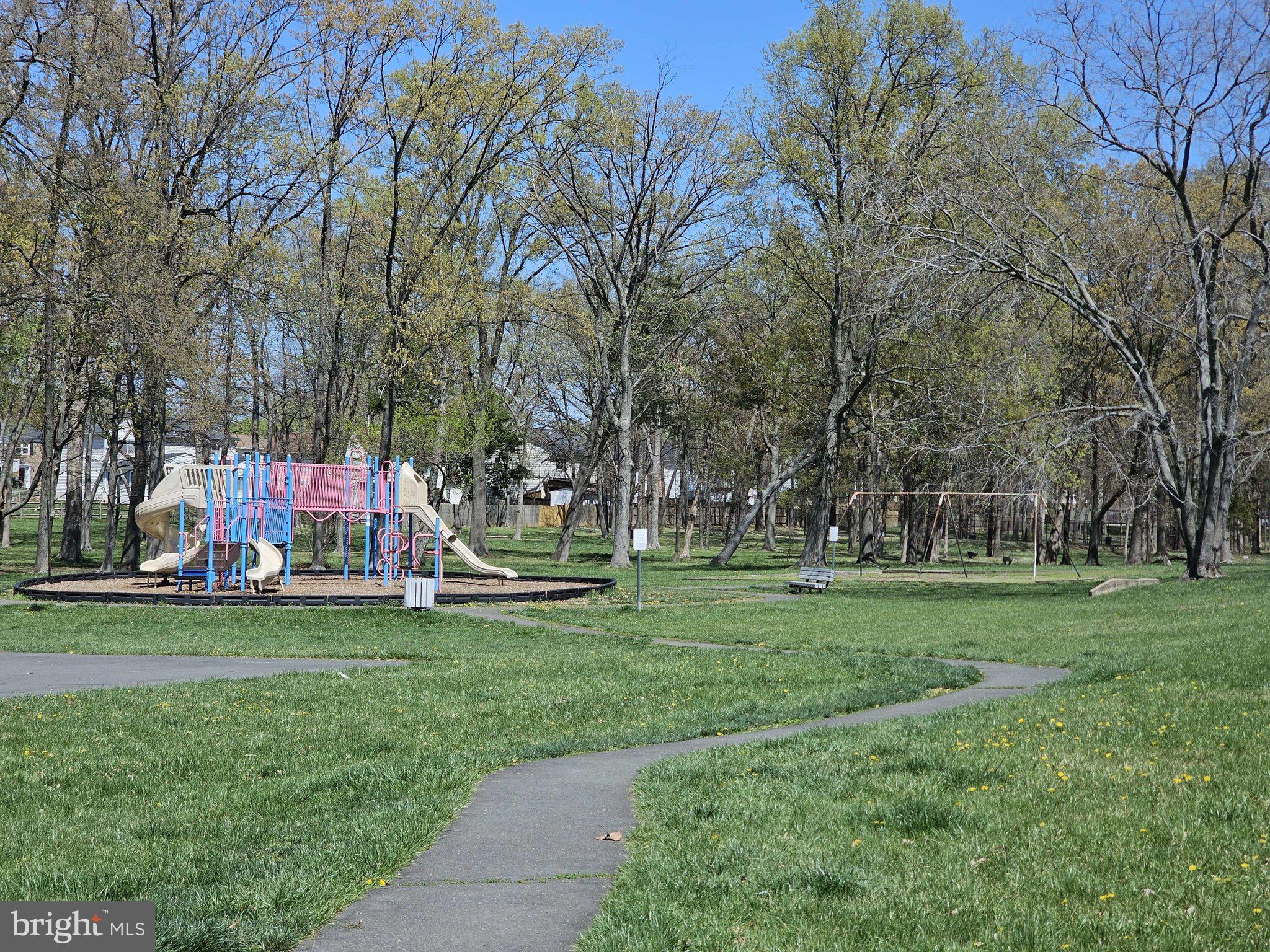 REFLECTION LAKE - Residential
