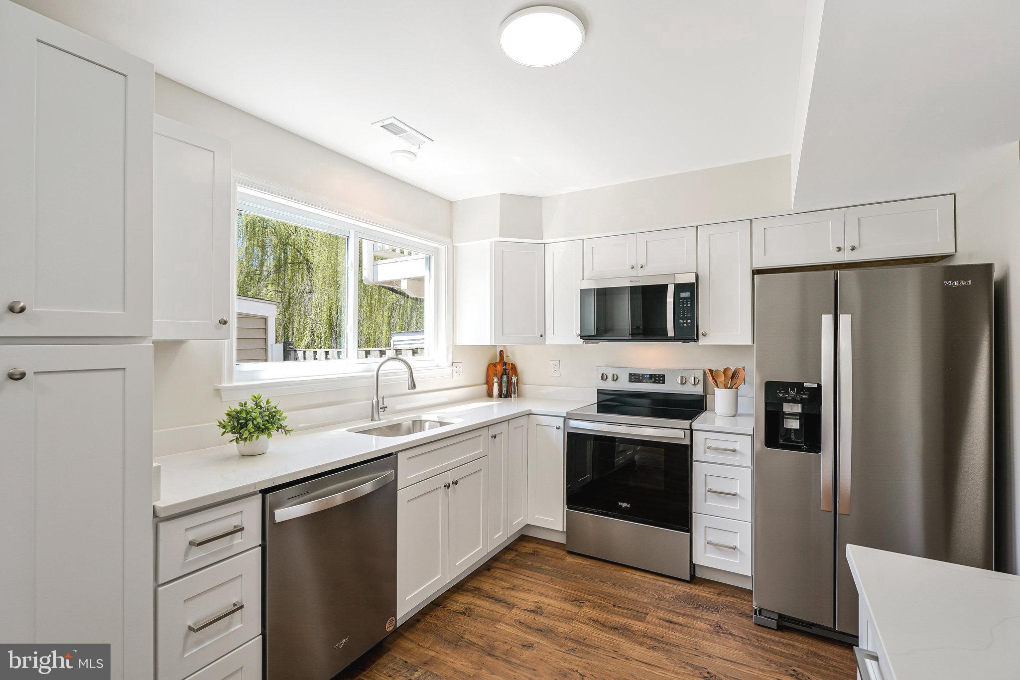 REFLECTION LAKE - Residential