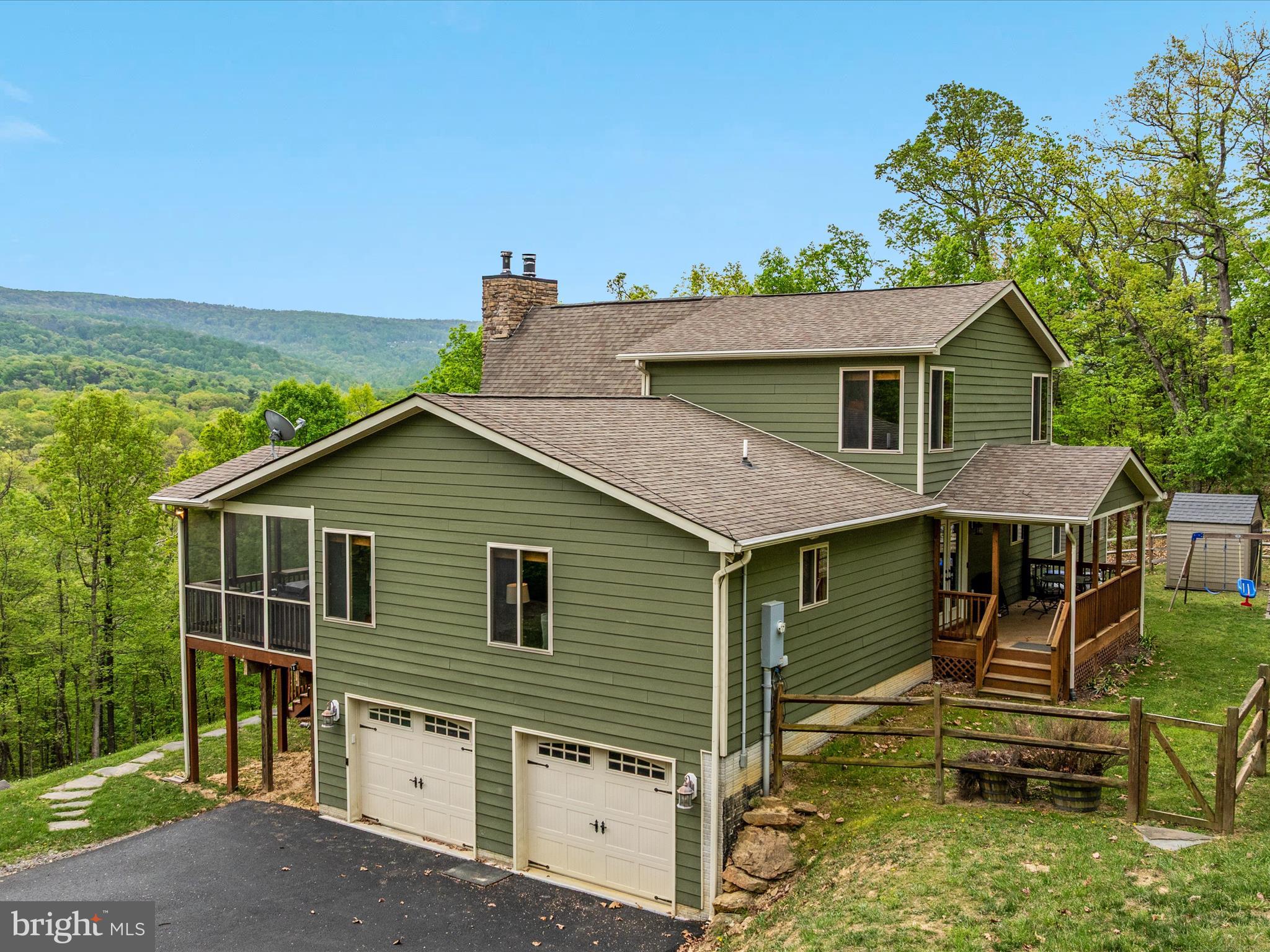 874 KILDARE DRIVE