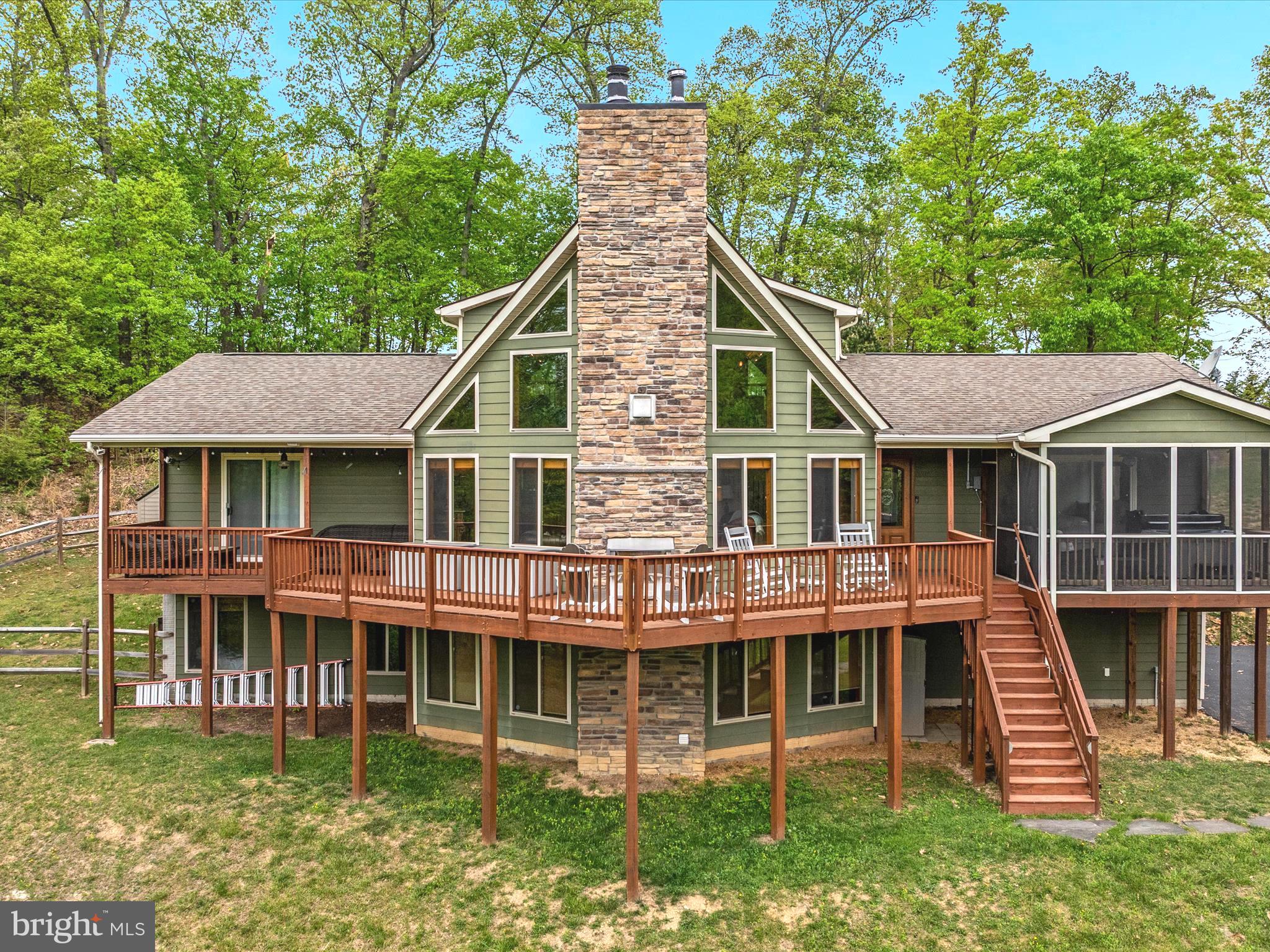 874 KILDARE DRIVE