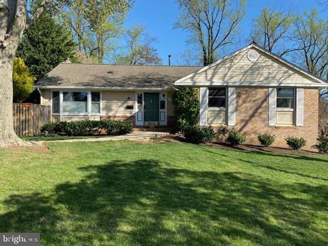 Photo of 8412 Buckhannon Drive, POTOMAC, MD 20854 (MLS # MDMC2174356)