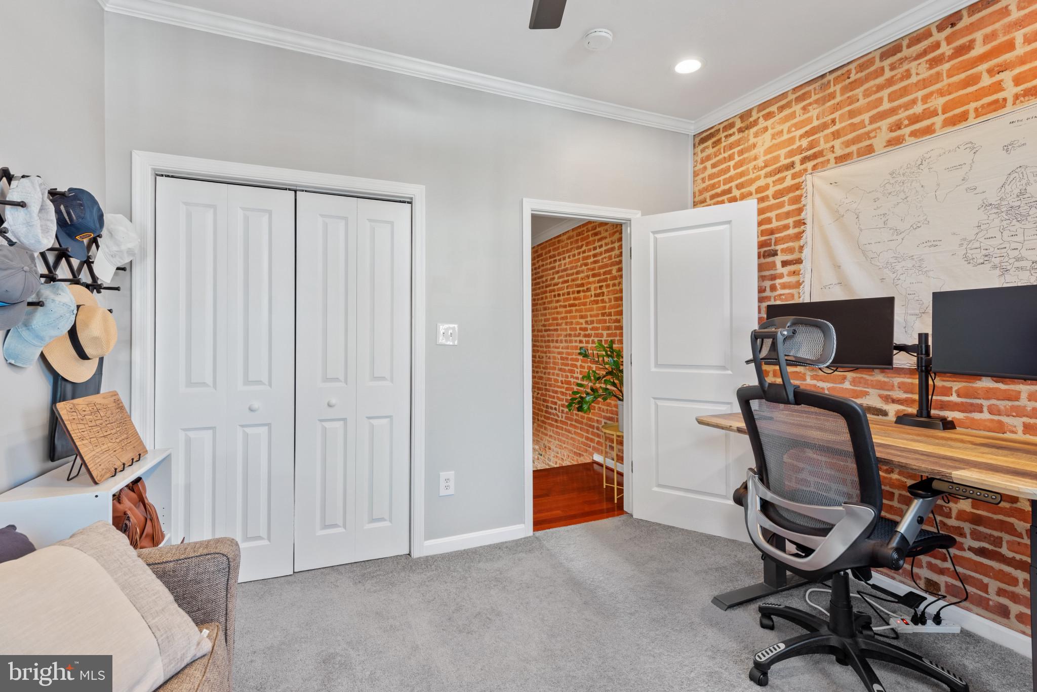 HIGHLANDTOWN - Residential