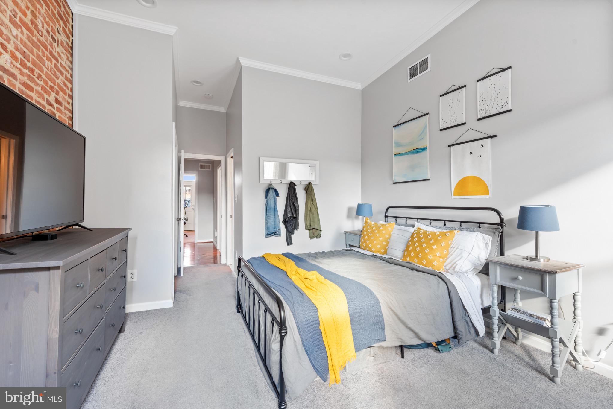 HIGHLANDTOWN - Residential