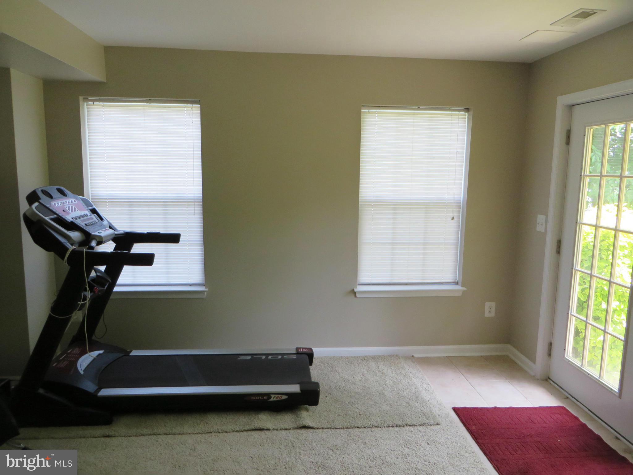 HUNTING QUARTERS - Residential