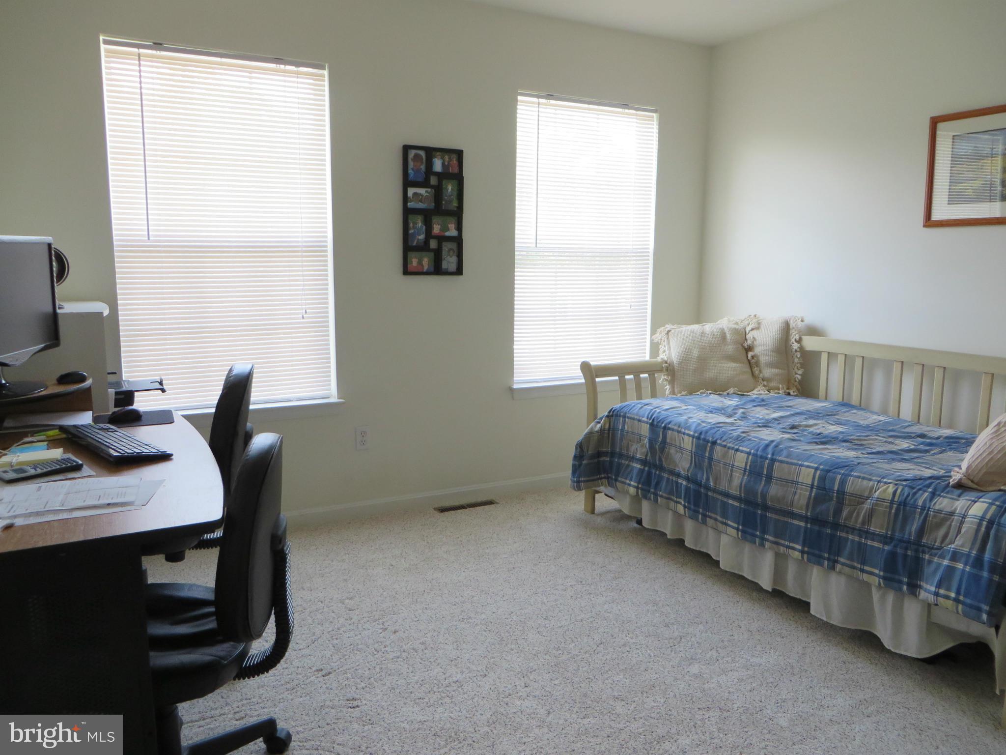 HUNTING QUARTERS - Residential