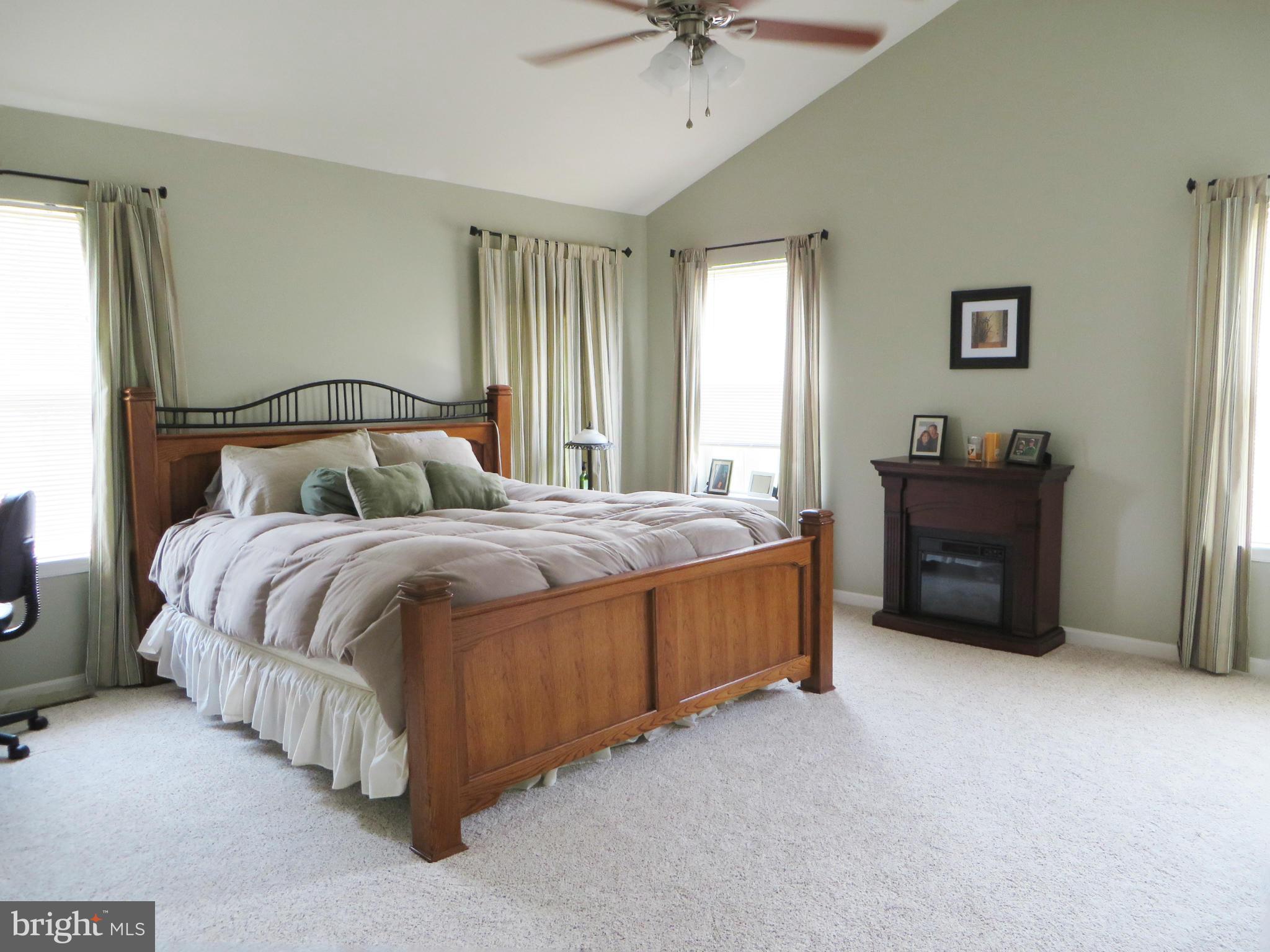 HUNTING QUARTERS - Residential