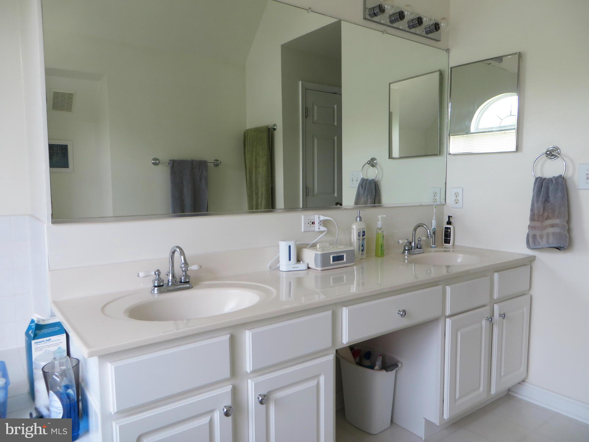 HUNTING QUARTERS - Residential