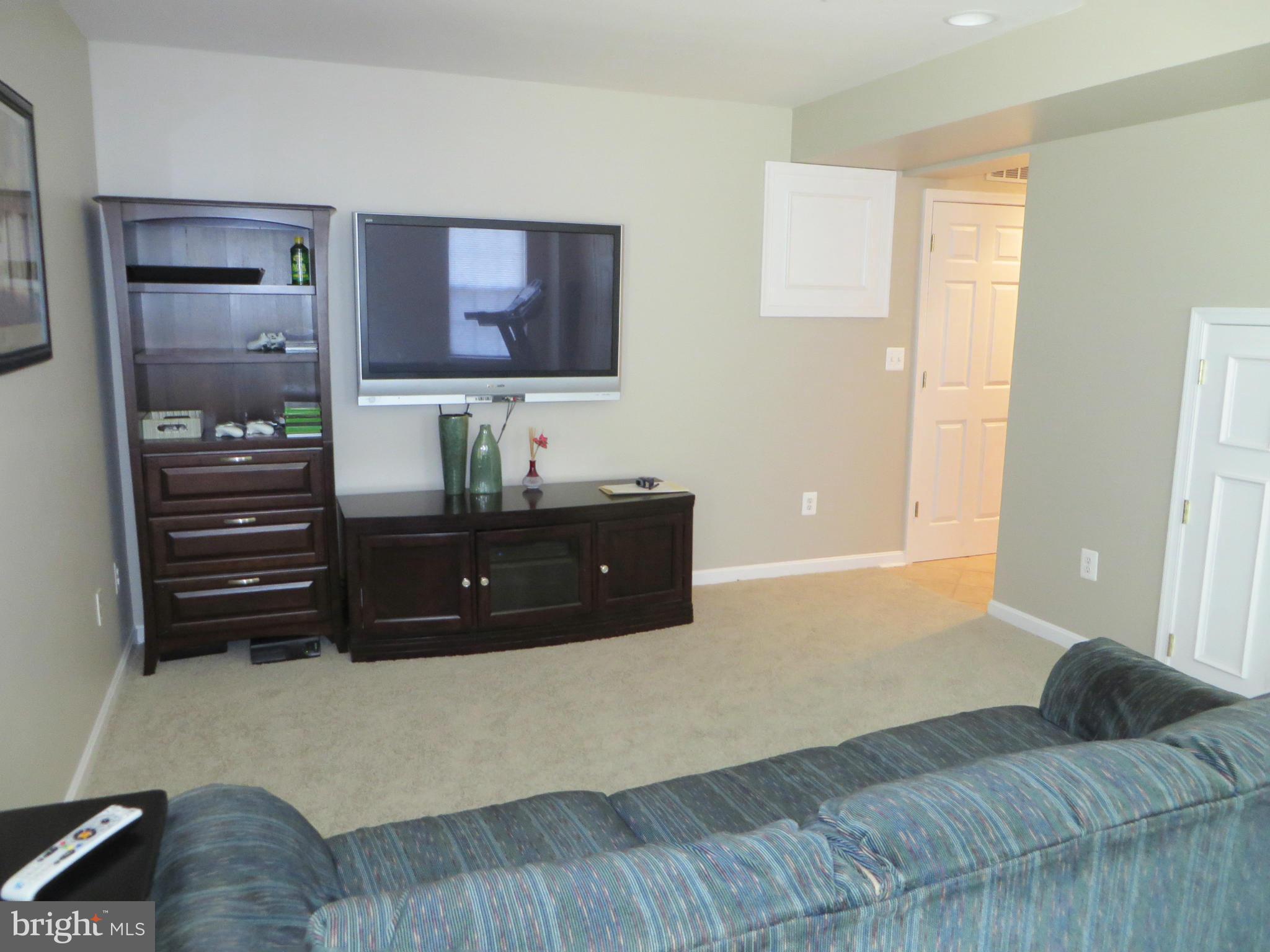 HUNTING QUARTERS - Residential