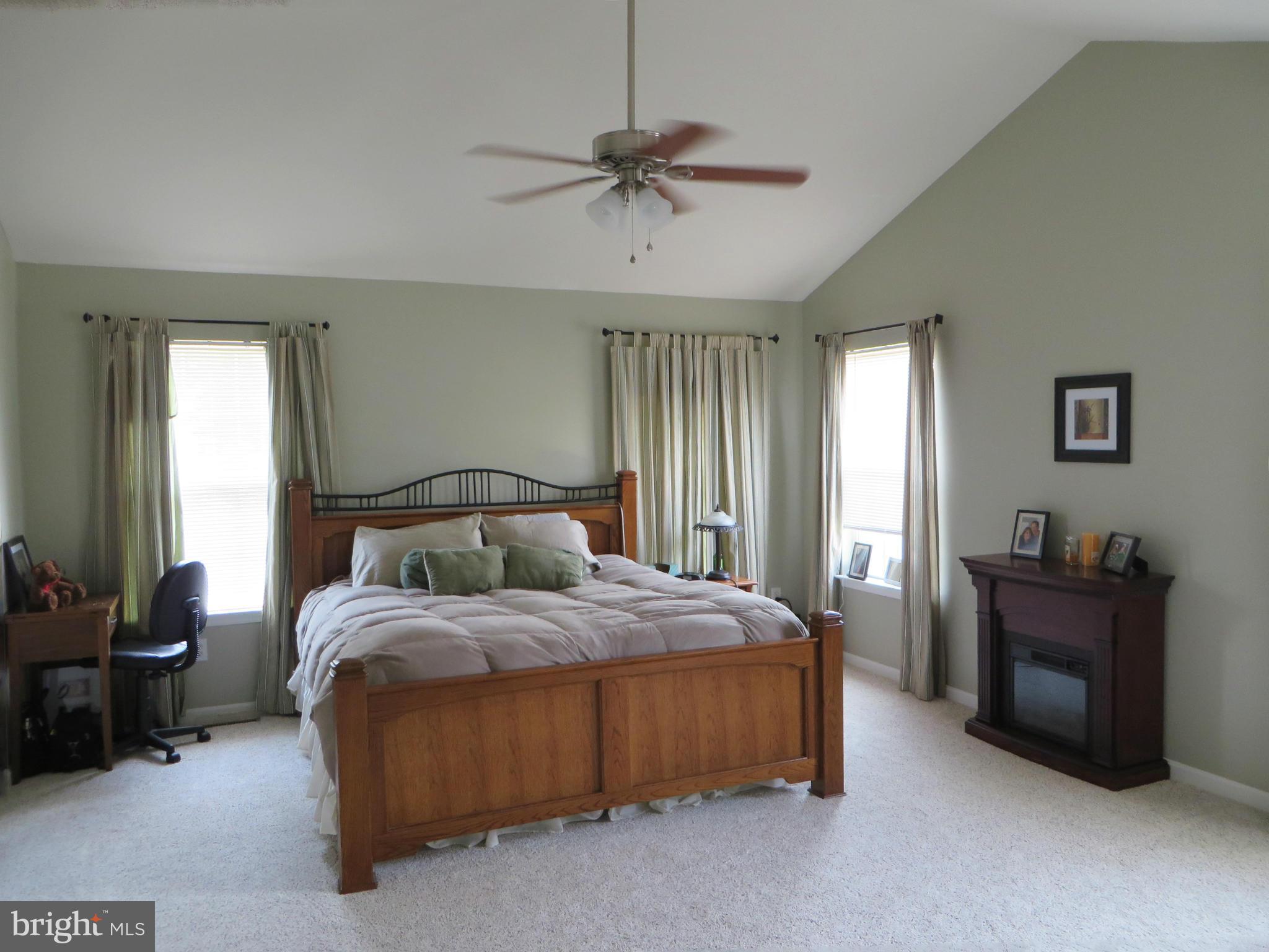 HUNTING QUARTERS - Residential