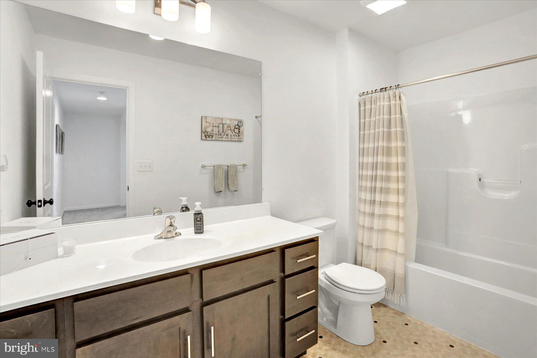 MEADOWBROOK FARMS - Residential