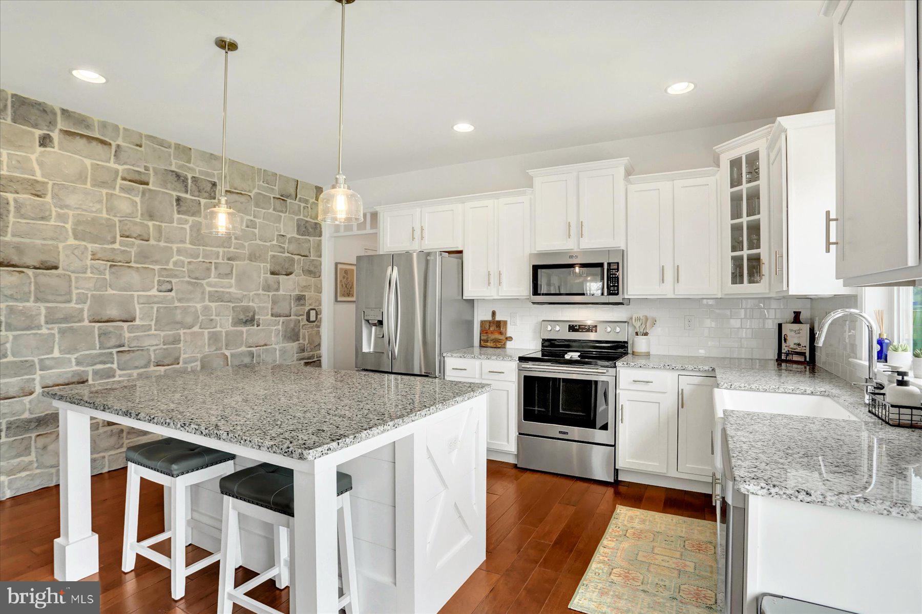 MEADOWBROOK FARMS - Residential