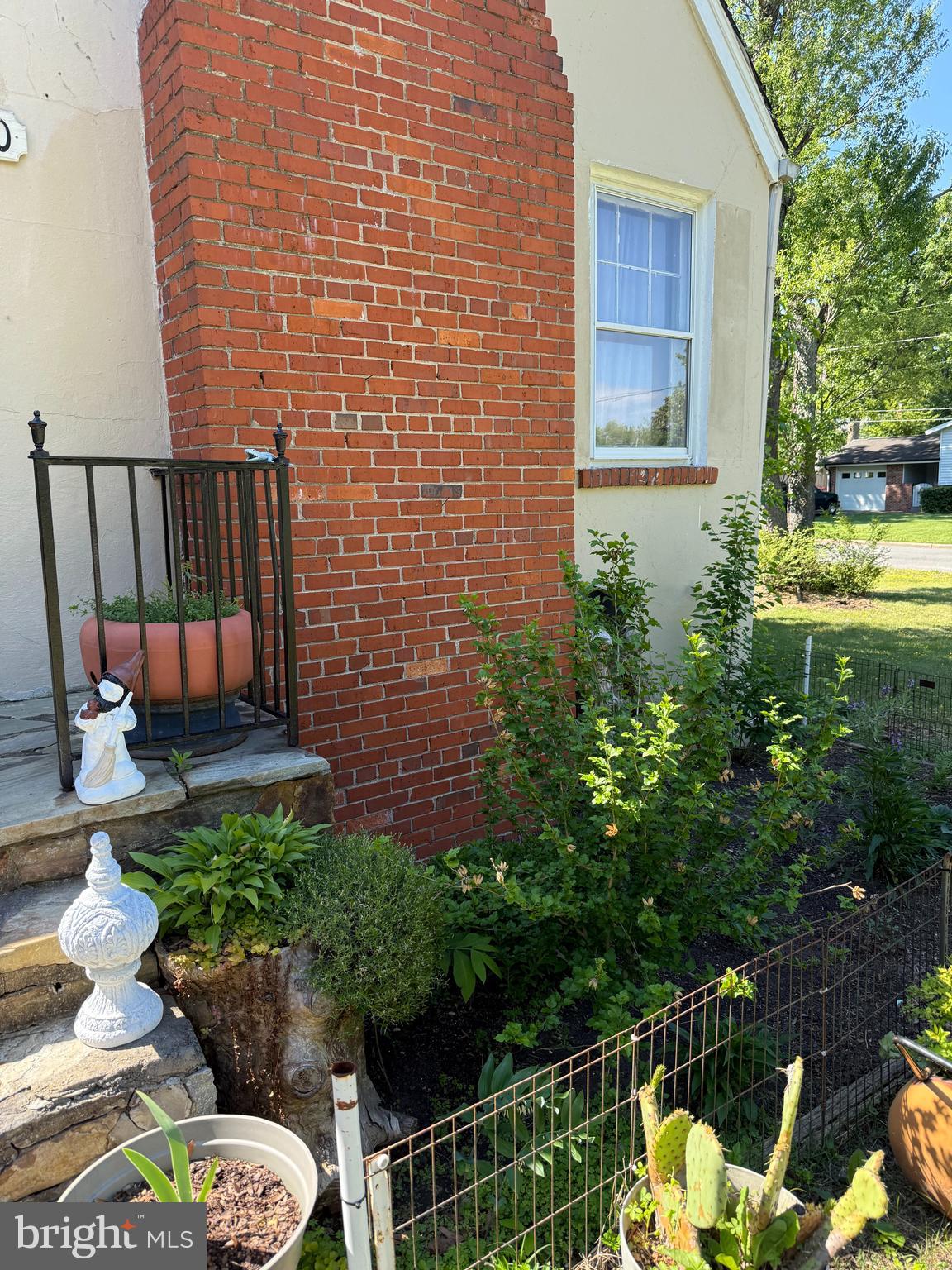 DOWDEN TERRACE - Land