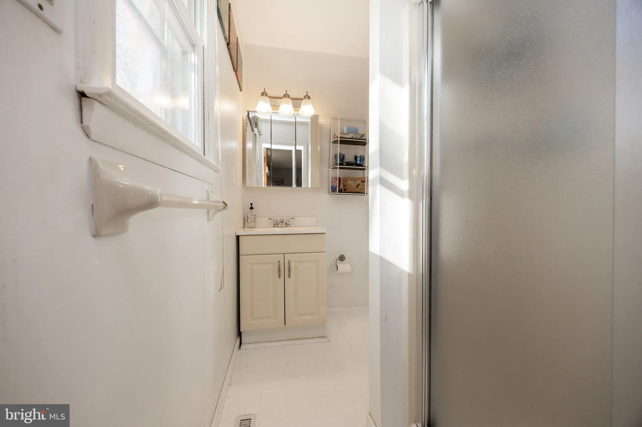 Upper Chichester, Pennsylvania 19061, United States, 4 Bedrooms Bedrooms, ,3 BathroomsBathrooms,Residential,Active,241376