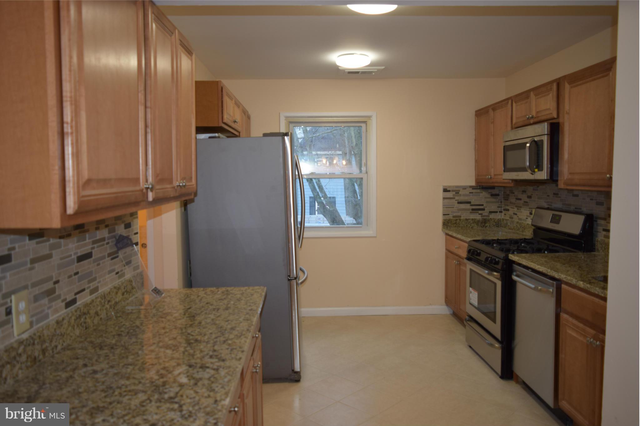 LAKE BRADDOCK - Residential