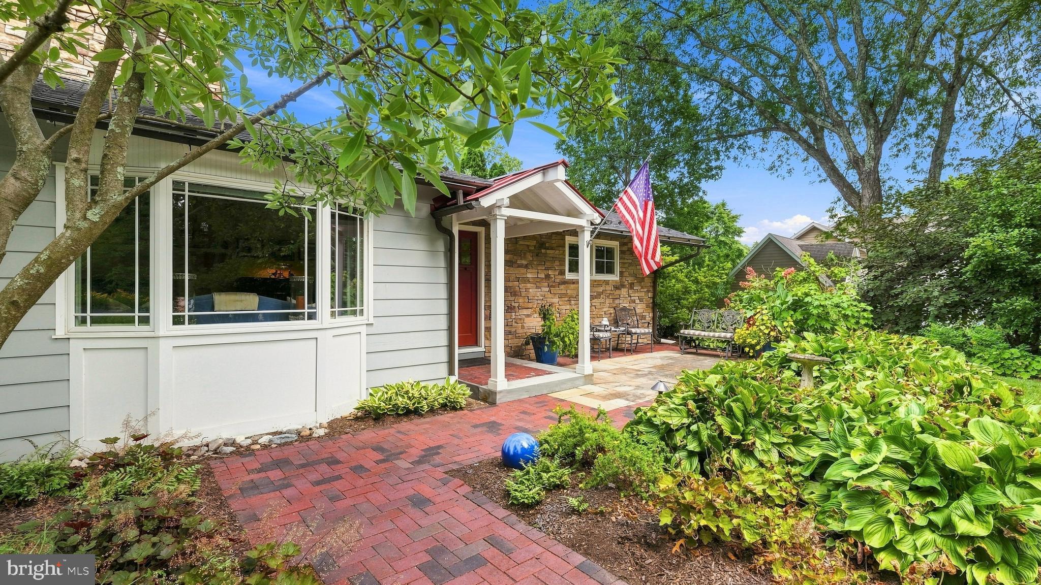 1 COUNTRY CLUB LANE