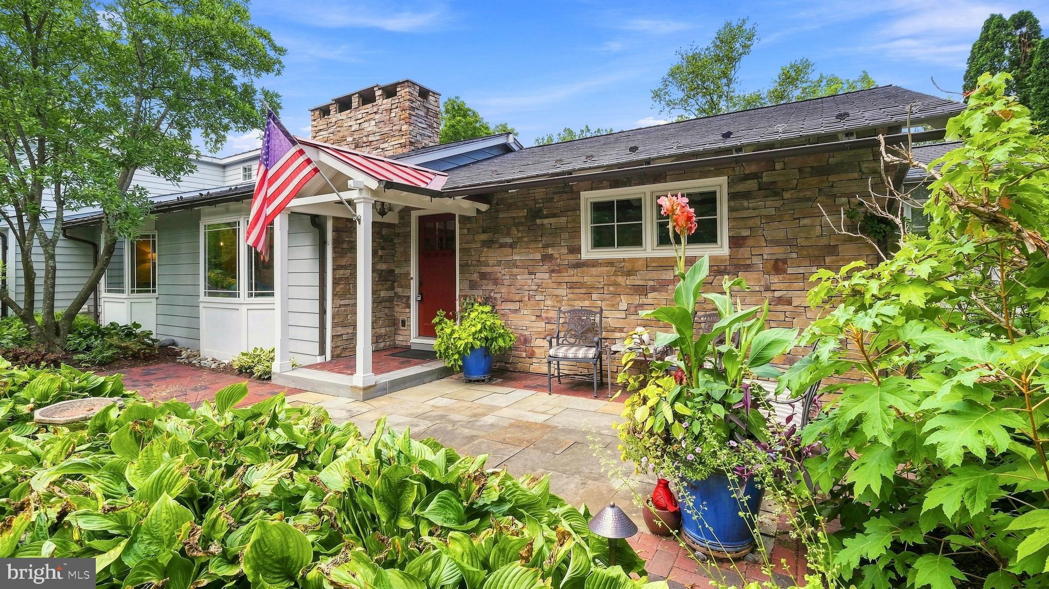 1 COUNTRY CLUB LANE