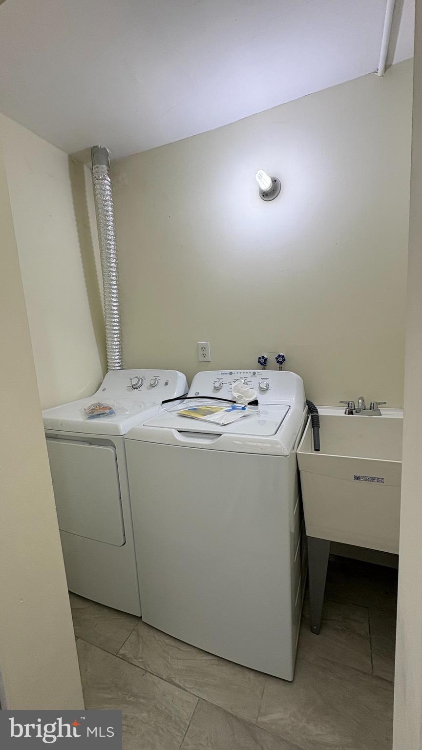 CHINATOWN - Residential Lease