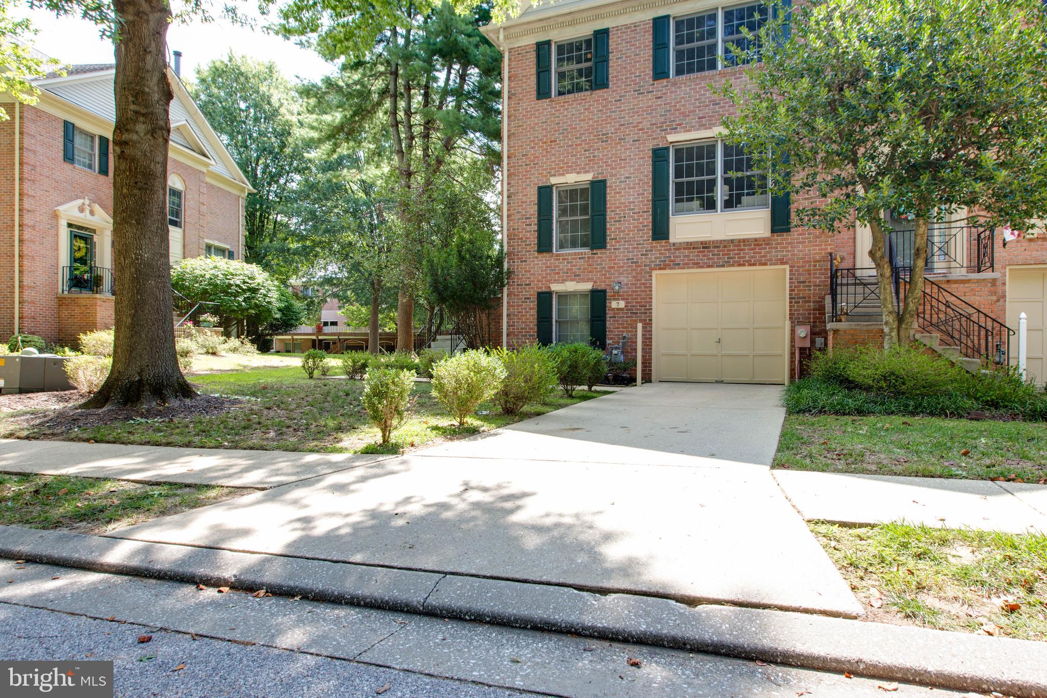 7 BOYNE COURT