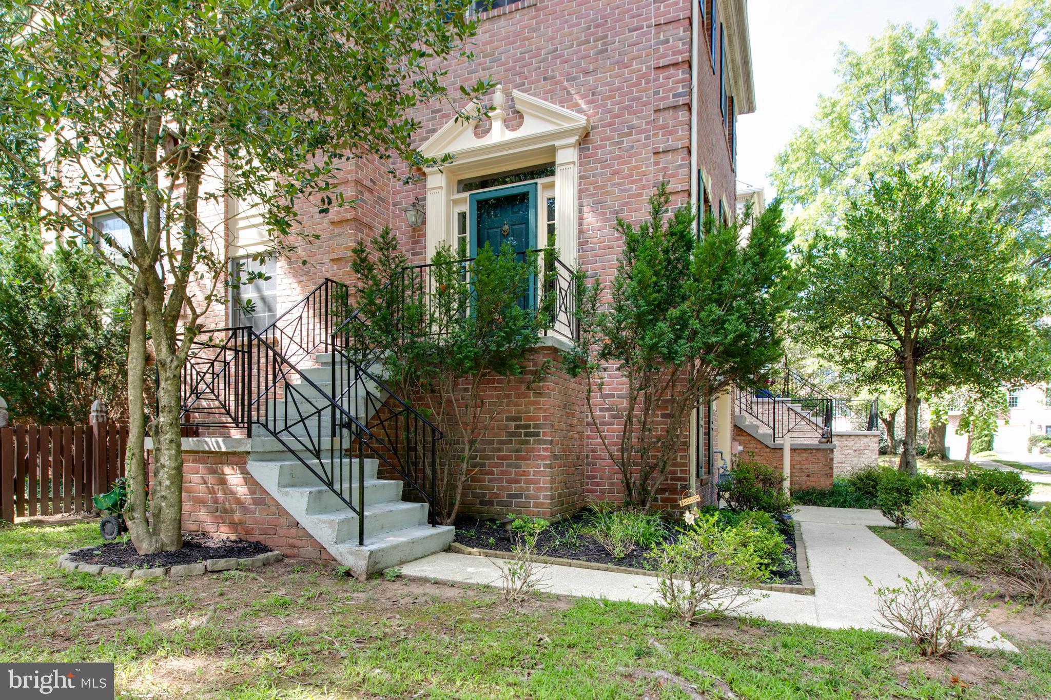 7 BOYNE COURT