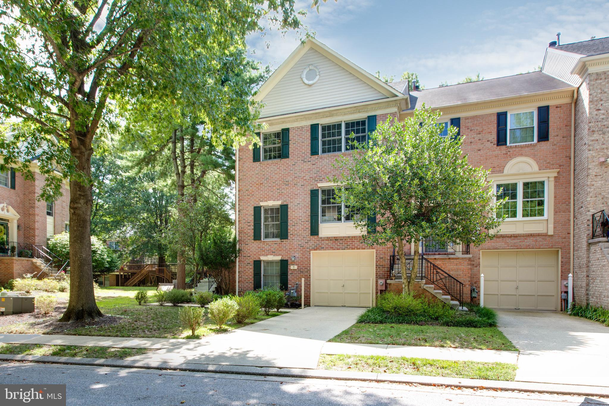7 BOYNE COURT