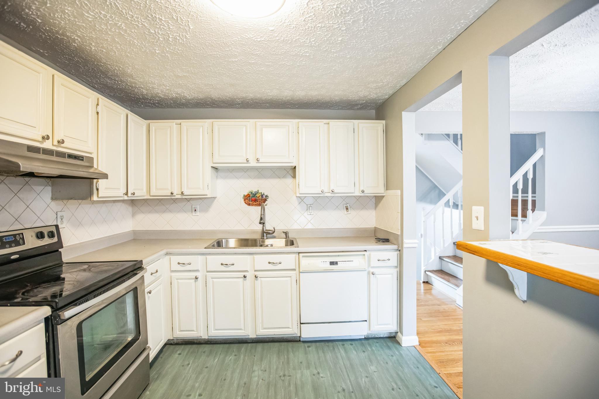 NEWINGTON COMMONS - Residential Lease