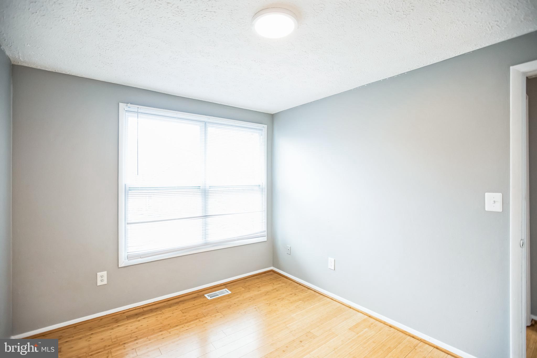 NEWINGTON COMMONS - Residential Lease