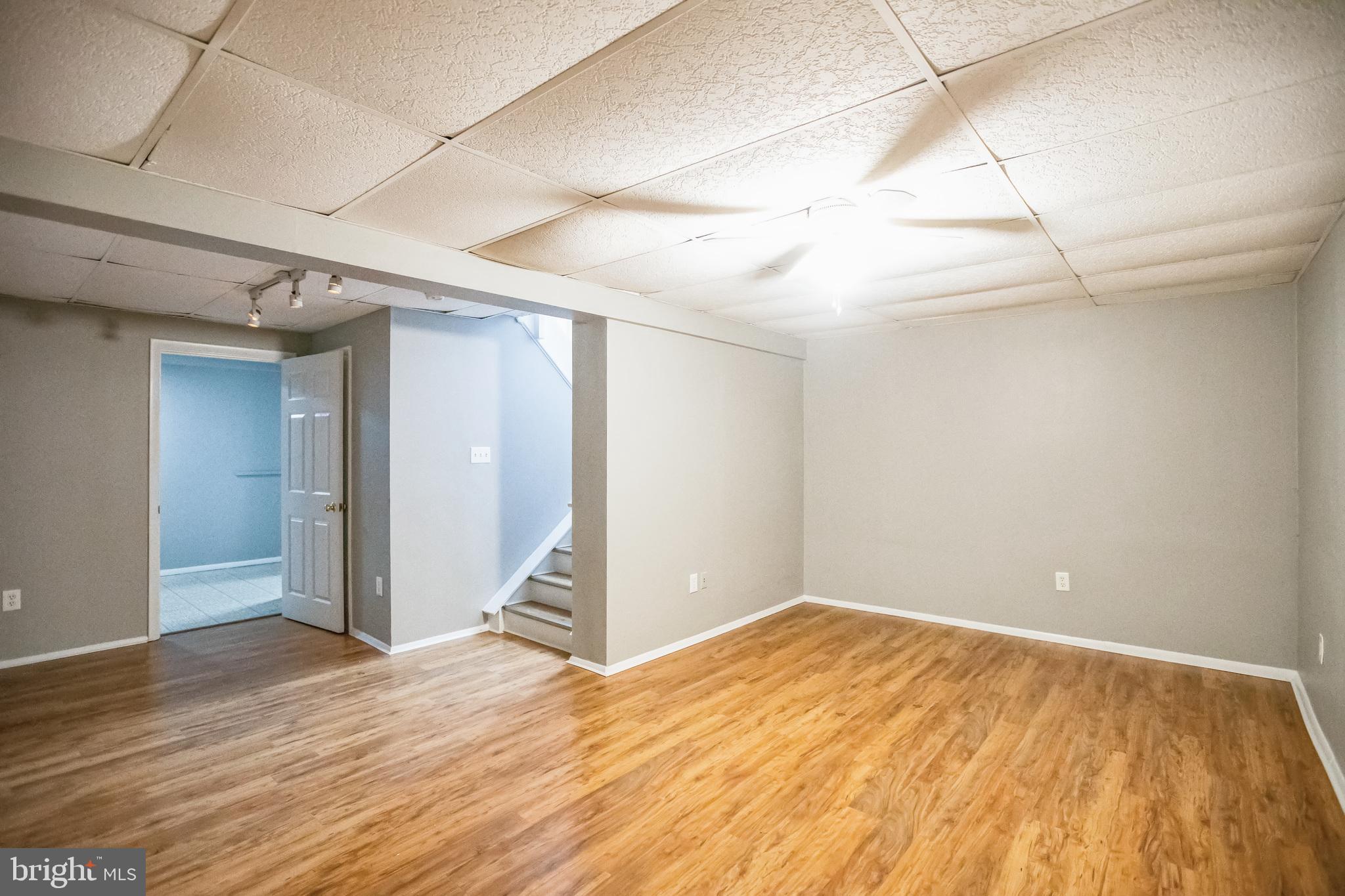 NEWINGTON COMMONS - Residential Lease