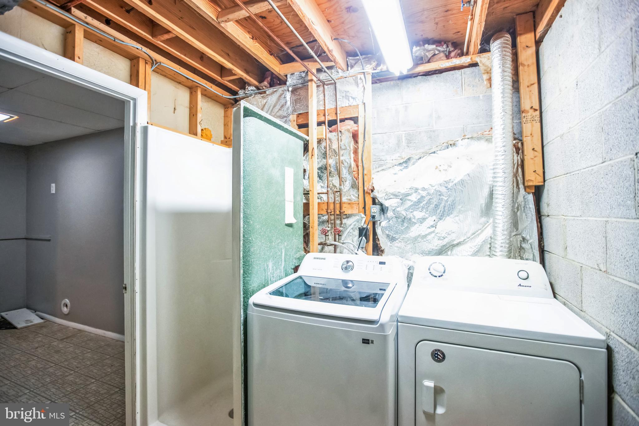 NEWINGTON COMMONS - Residential Lease