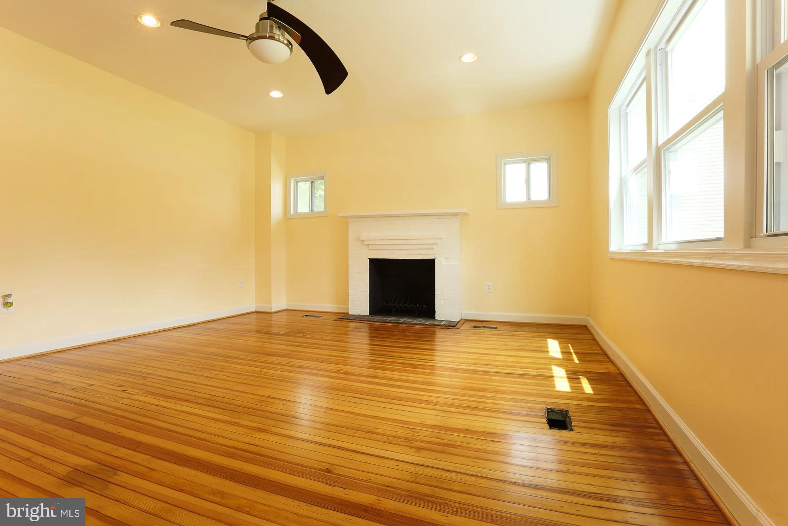 CLINTON - Residential